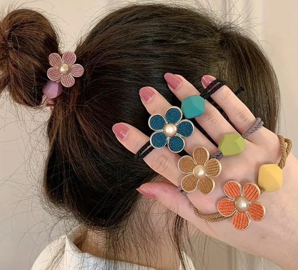 5pcs Floral Beaded Hair Ties Set – No-Damage Elastic Ponytail Holders with Pearl & Flower Charms for Women and Girls