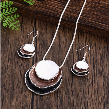 Bohemian Abalone Shell Jewelry Set – 3-Layer Necklace, Bracelet & Earrings