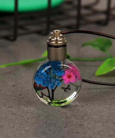 🌸 Tree of Life Dried Flower Glass Pendant Necklace – Natural Round Flat Bottle Design