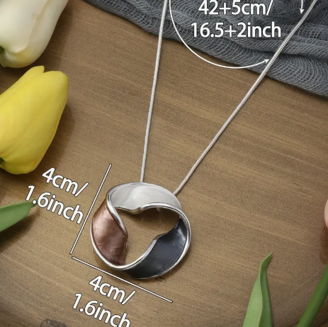 Elegant Vintage-Inspired Jewelry Set – Khaki & Pearl Tone Geometric Pendant Necklace & Earrings | Artistic Round Design