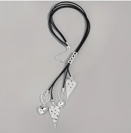 Vintage Heart Love Pendant Necklace – Carved Floral Silver-Tone Pendant on Faux Leather Cord for Everyday Wear