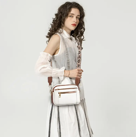 👜 Vegan Leather Crossbody Purse – Adjustable Strap, Multi-Pocket Design, Boho-Inspired Strap